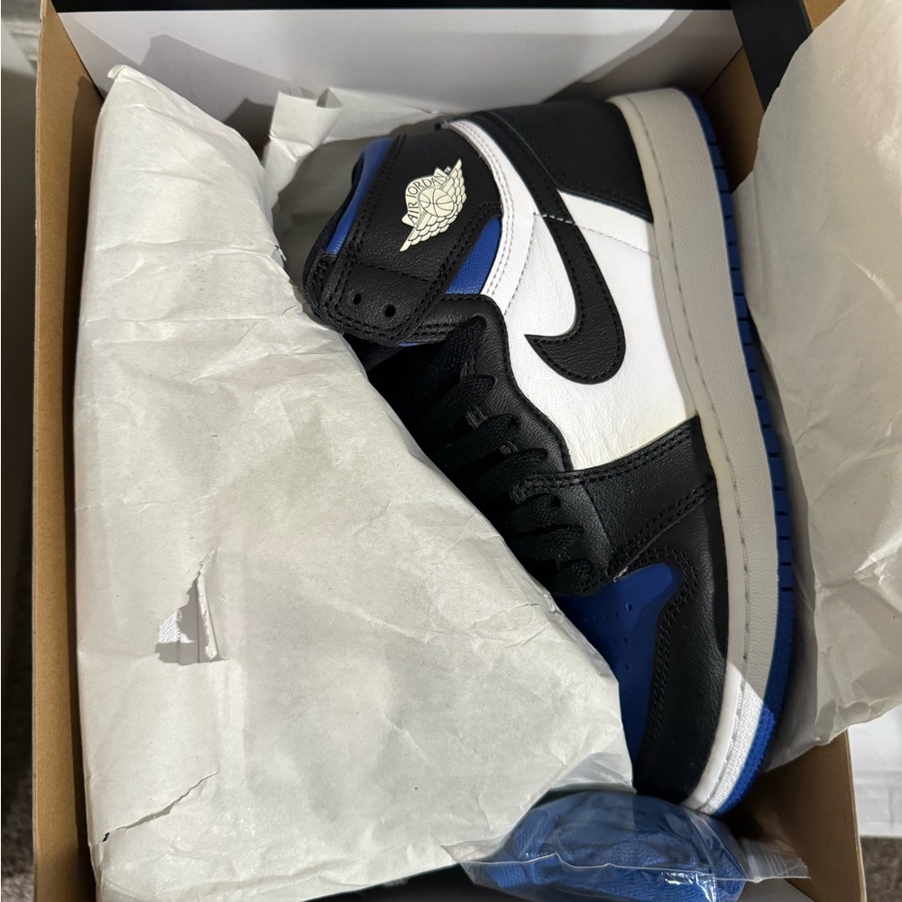 Air Jordan 1 retro High - Black, White, Blue🤍💙🖤